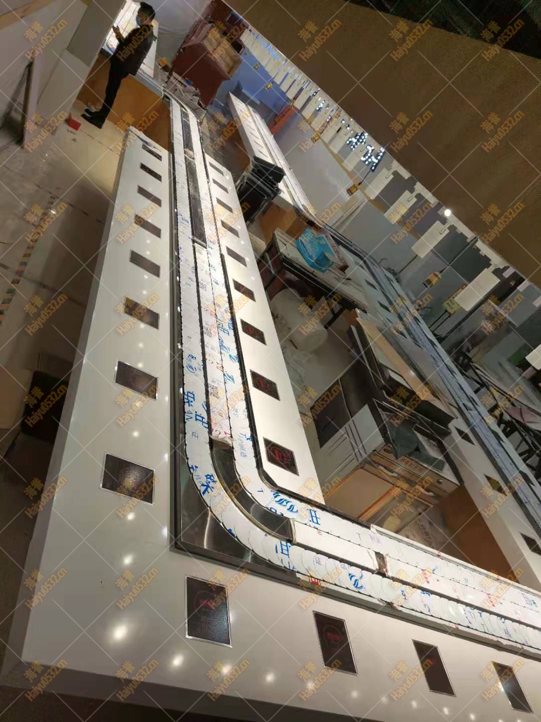 旋转小火锅机器多少钱一台 旋转小火锅设备价格