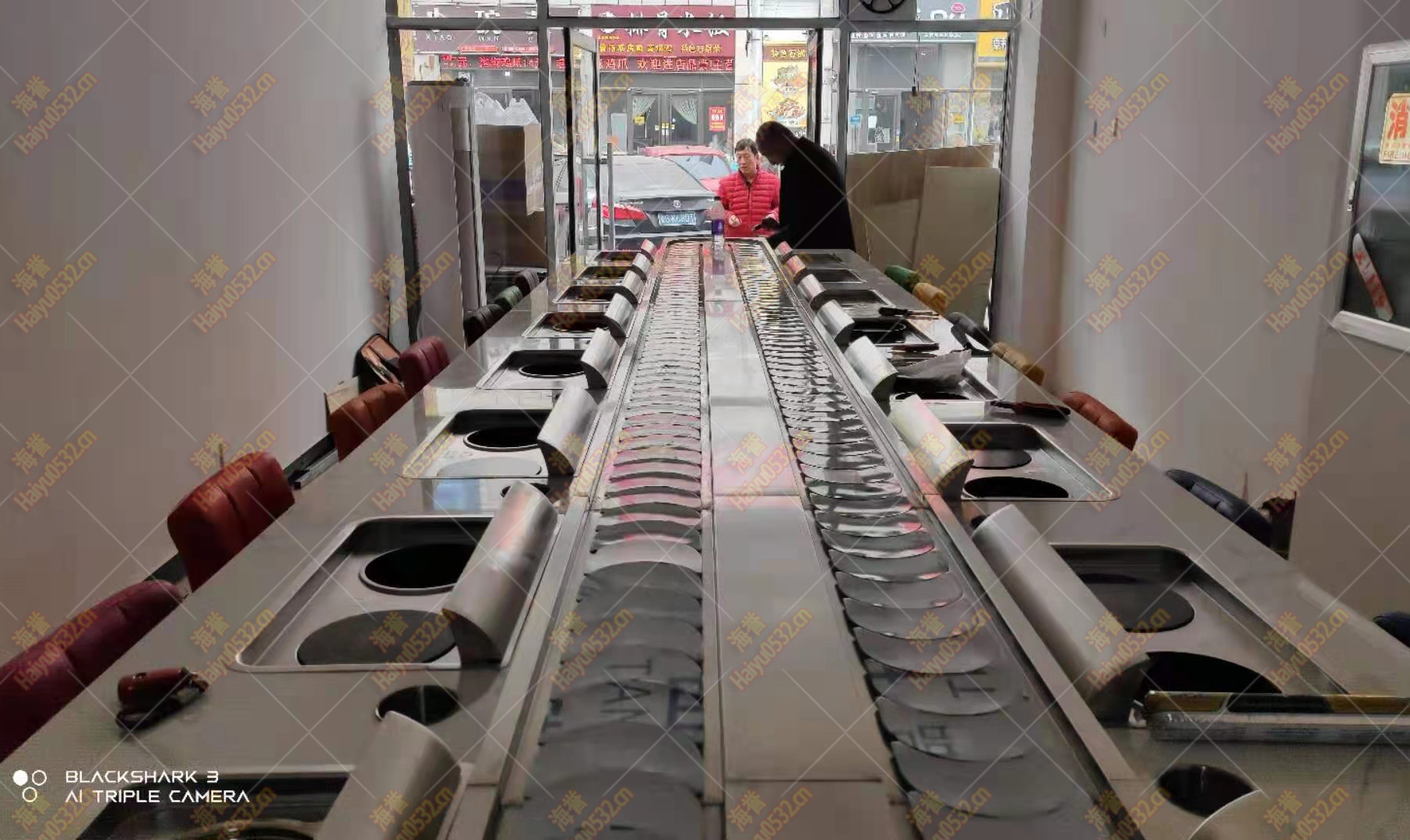 美食城直线无烟涮烤旋转小火锅设备完工
