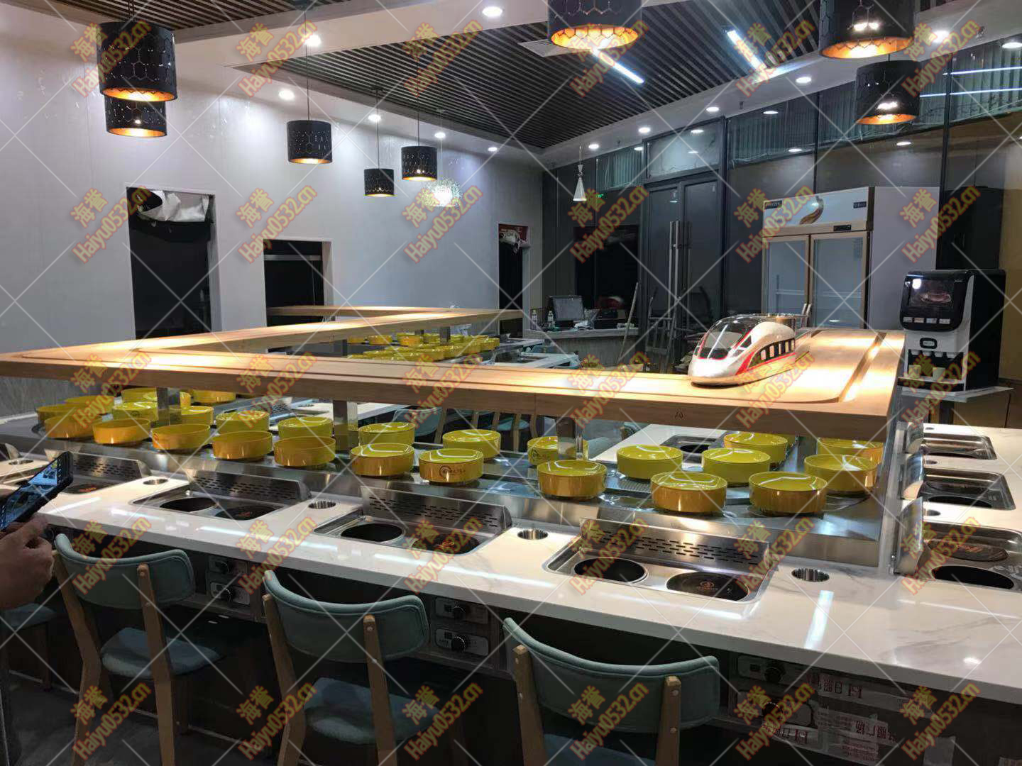 日照异形非标定制智能送餐设备